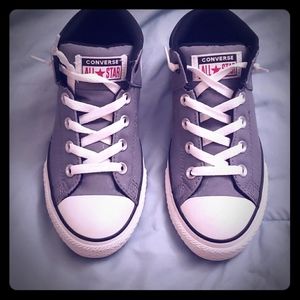 Big boys Converse size 3